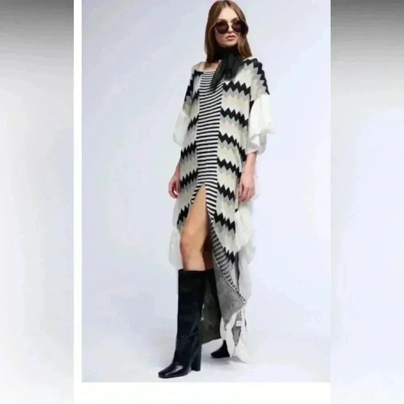 AKIRA Black and White Maxi Dress - Picture 2 of 7